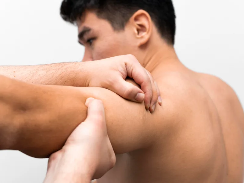 Aligned Medical Group treating shoulder pain in Malvern